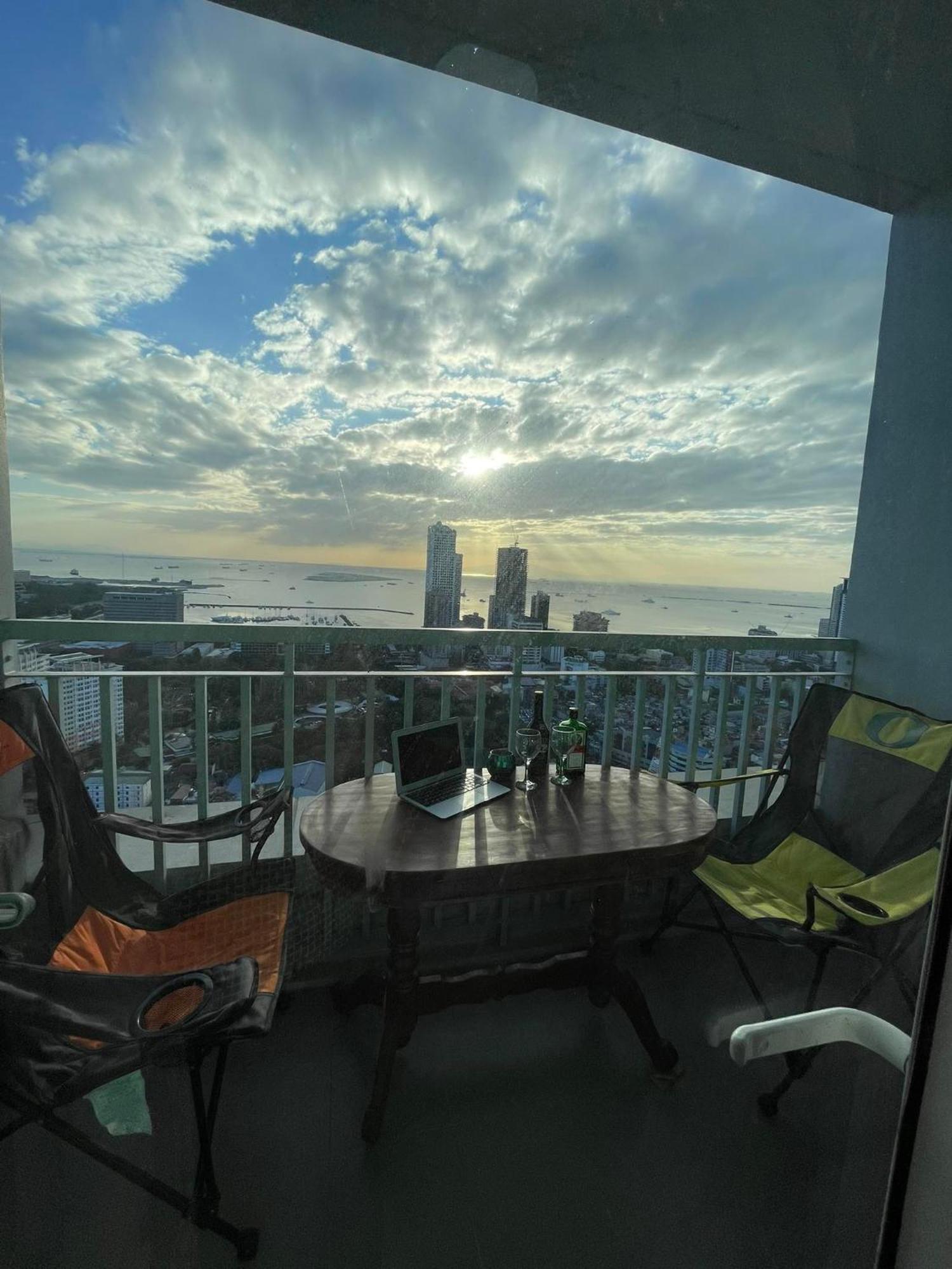 Green Residences Stays By Pbyy Manila Exterior photo